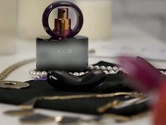 Personal moisturizer by LELO - How To
