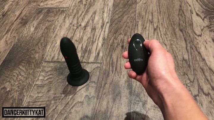 Swinger Thrusting Remote Control Butt Plug Review
